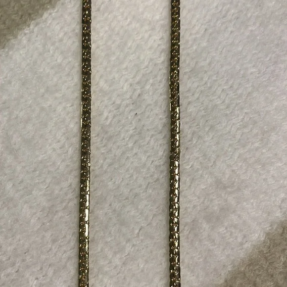 Goldtone 50 inch herringbone chain - Picture 3 of 4